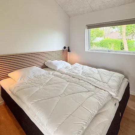 Holiday home 4 Bedroom Cozy In