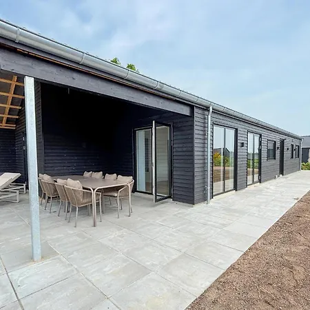 Holiday home 4 Bedroom Cozy In